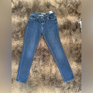 Dark Wash Women’s Levi’s Skinny